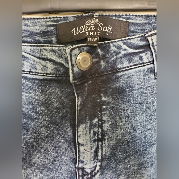 One Five One Ultra Soft Knit Blue White Acid Wash Jean Pants Women's Size 18W - Picture 3 of 5